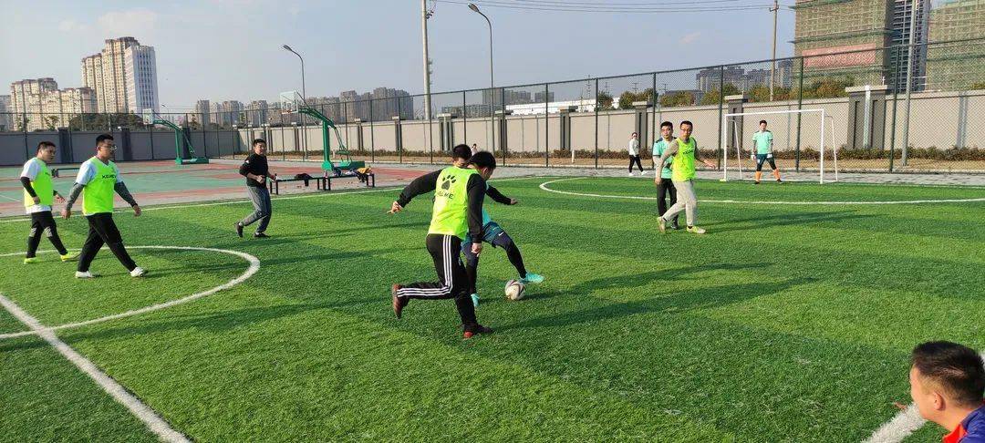 5v5足球比赛规则全解析，从球场布局到战术策略